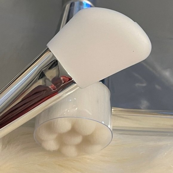 Cosmedix Skincare Brush Set - Picture 8 of 9